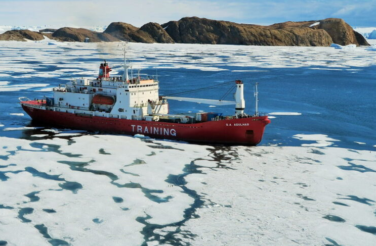 https://defenceweb.co.za/wp-content/uploads/sea/sea/SA_Agulhas_in_Antarctica_SAMSA-768x544.jpg