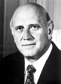De Klerk resigns as NP leader