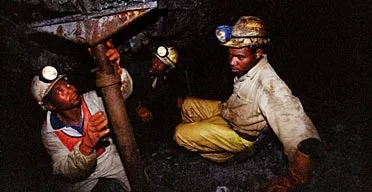 Mining agreement on wages and working conditions is signed