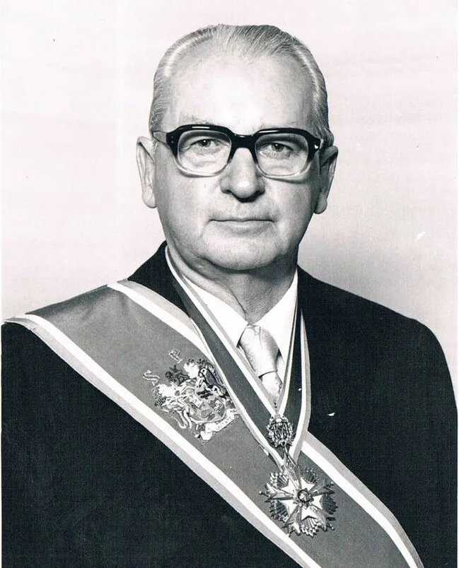 Marais Viljoen is inaugurated as state president