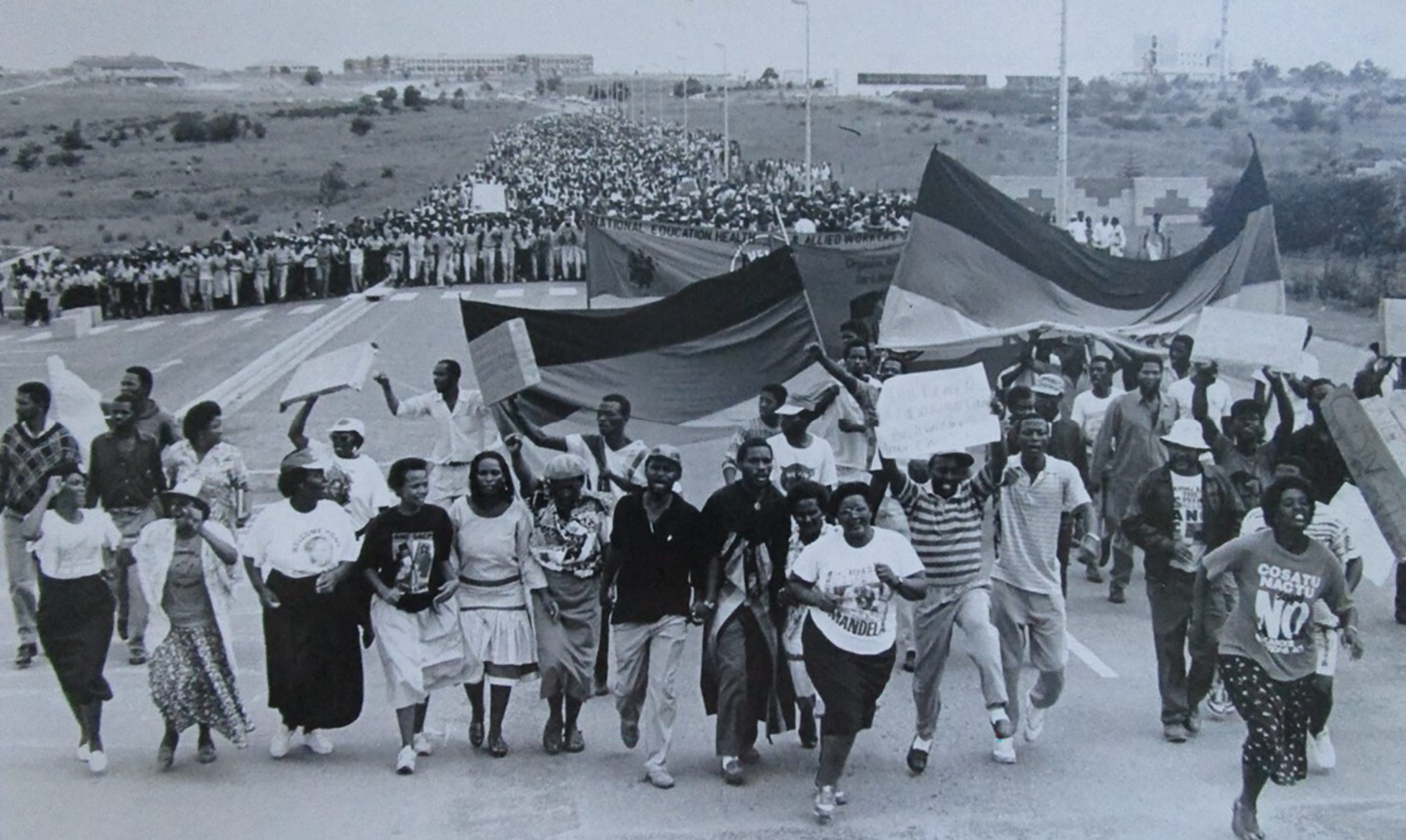 Bhisho, 1 March 1991. Demonstrators return to Bhisho from the Ciskei Council of State Buildings. Source: Daily Dispatch, 2 March 1991. Reproduced with the kind permission of the Daily Dispatch.