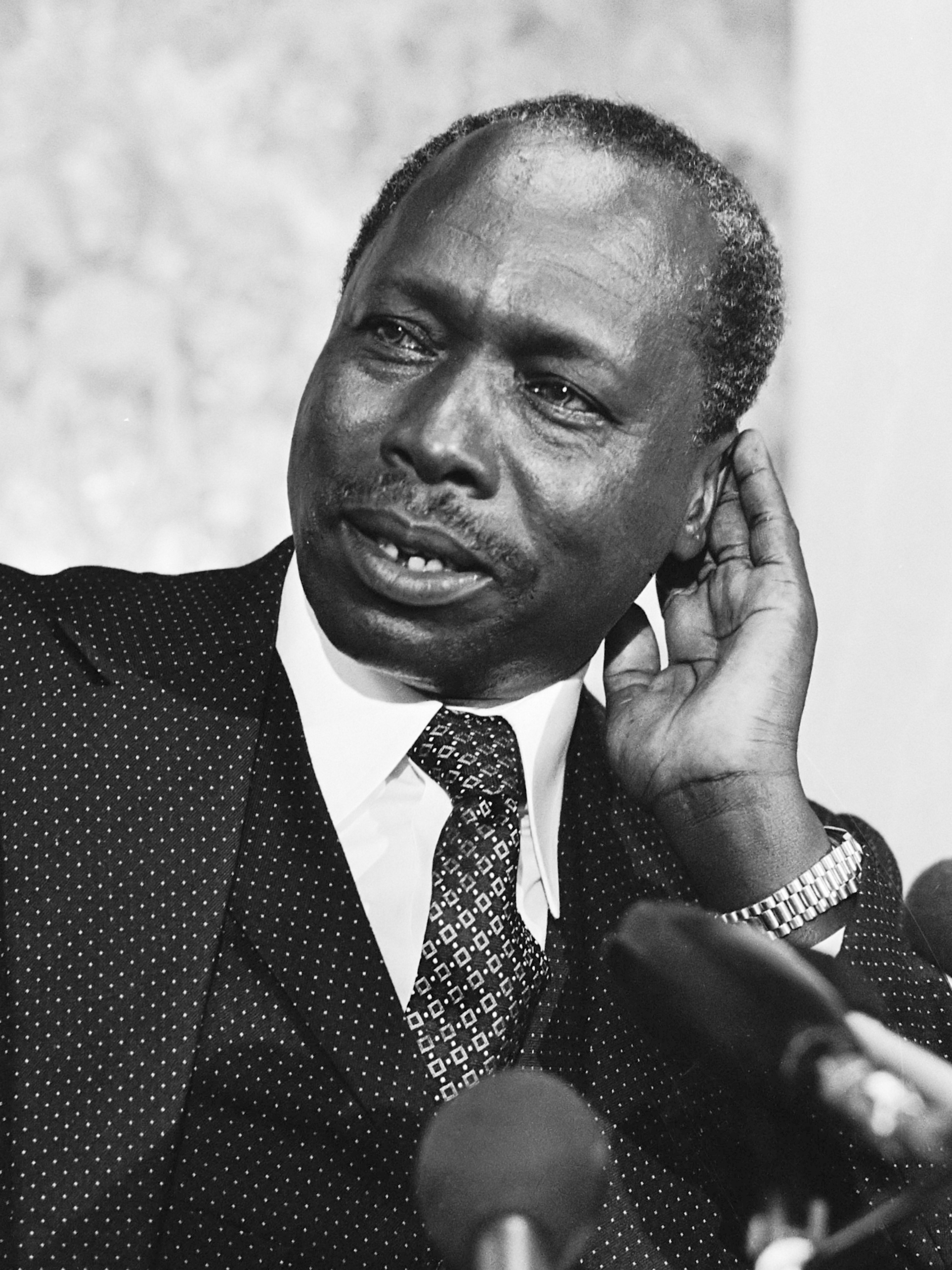 Daniel Arap Moi is elected President of Kenya