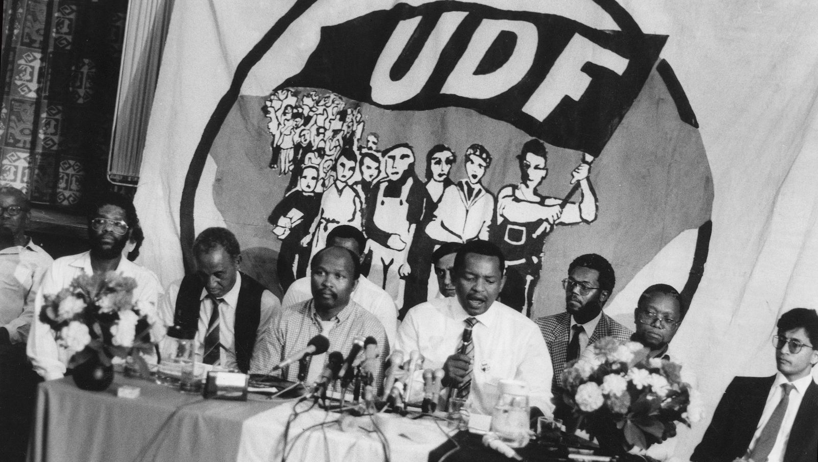 UDF leaders address the media in Cape Town on 4 February 1990. From left: Archie Gumede, Murphy Morobe, Mosiuoa 'Terror' Lekota, Moses Mayekiso and Popo Molefe. (Photo: Gallo Images / Rapport archives)