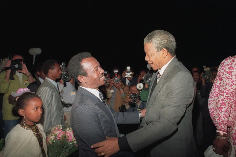 Nelson Mandela continues his international tour