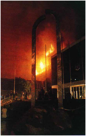 The western wing of Munitoria burns down