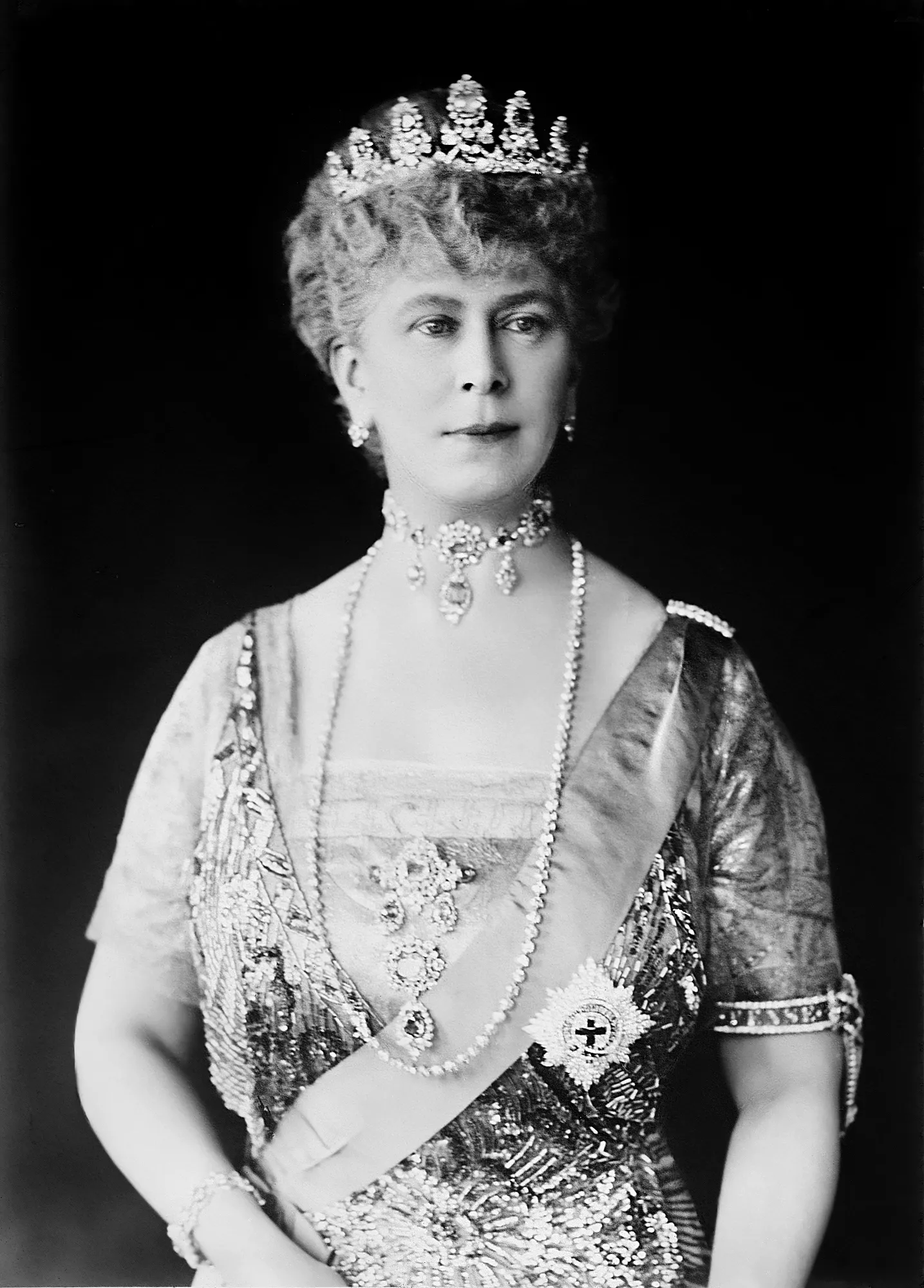 Queen Mary dies