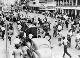 Zulus attack Indians in Durban
