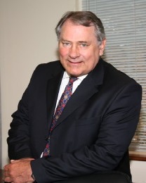 Dr Frederik van Zyl Slabbert resigns from parliament