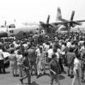 crowd welcoming hostages.jpg