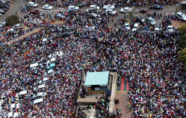 Supporters for Mugabe