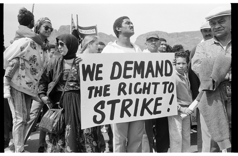 Workers demanding the right to strike