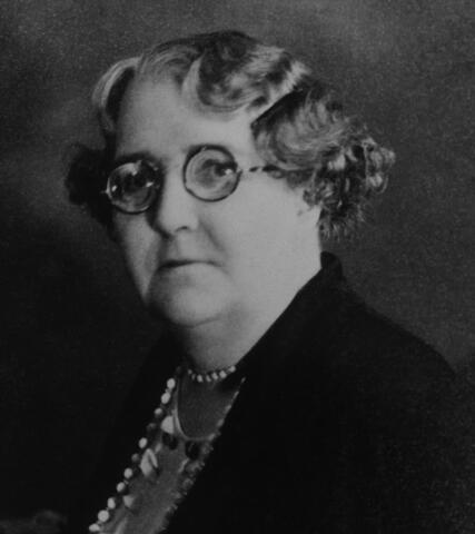 Mabel Palmer portrait