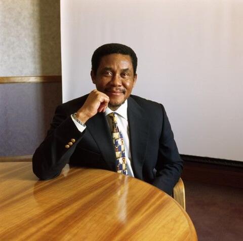 Eric Molobi portrait