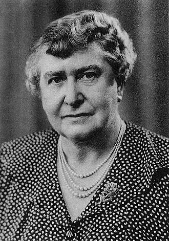 Violet Margaret Livingstone Ballinger portrait