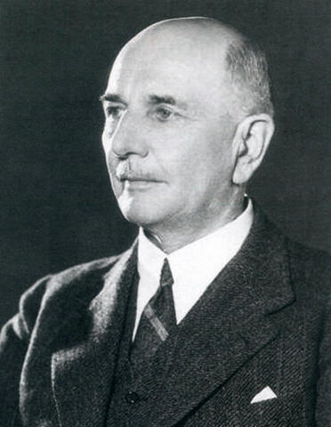 Dr. Hans Merensky portrait
