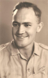 Fred Carneson portrait