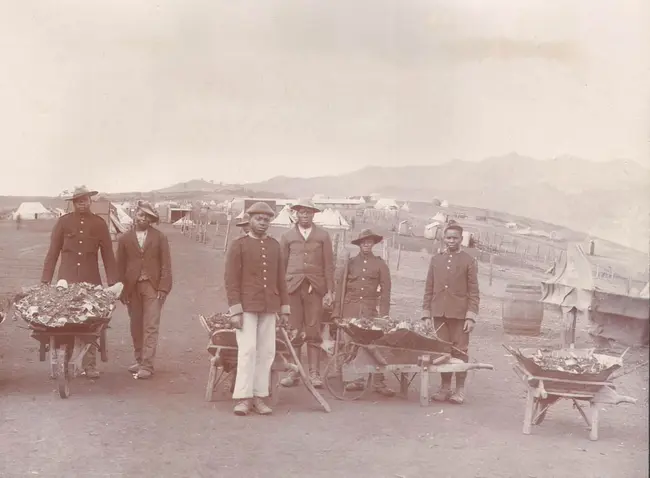 British establish first ‘refugee’ camps during the South African War