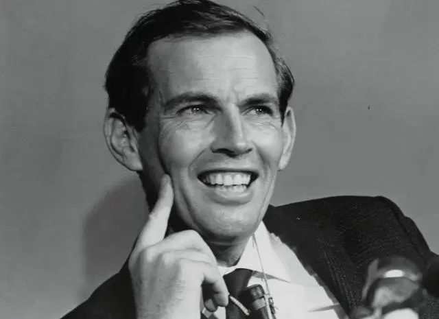 Dr Chris Barnard performs the world’s first human heart transplant
