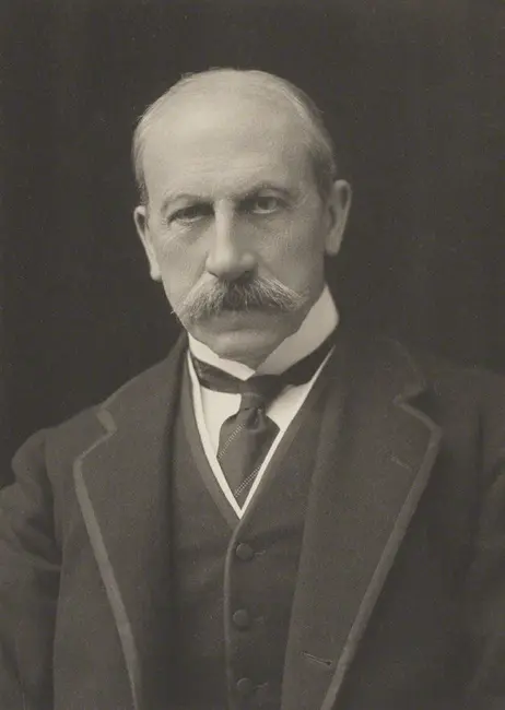 Lord Alfred Milner, British Colonial Secretary, and architect of the Union of South Africa dies