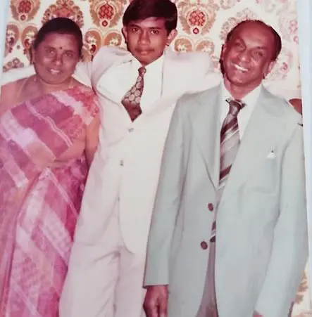 Dr Somalingum Leslie Ponnusamy with his parents