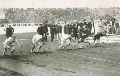 The start of the 100 meters final at the Olympic Games in 1908.