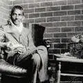 1910_gandhi.jpg