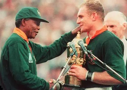 1995-Mandela-and-Pienaar