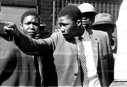 Alex Murder Case: Brawl Outside Court - A car accident