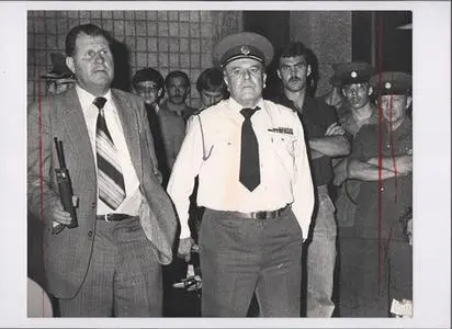 Police and on lookers after the Siege. Silverton Siege, 1980