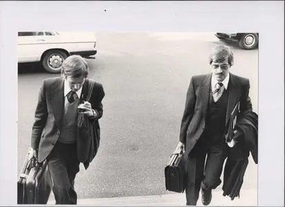 Defence lawyers enter courtroom. Silverton and Soekmekaar trial, 1980. 