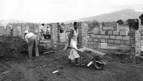 Building of the Holland Solidarity Hospital - Morogoro, Tanzania
