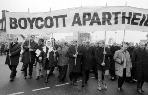 Christian bishops protest against Apartheid in Great Britain