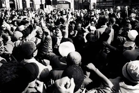 Albertina Sisulu outside the court during the 1963-64 Rivonia Trail