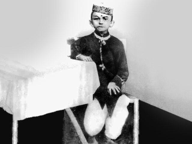 Mohandas Karamchand Gandhi (Mahatma Gandhi) - Timeline: 1890-1899 