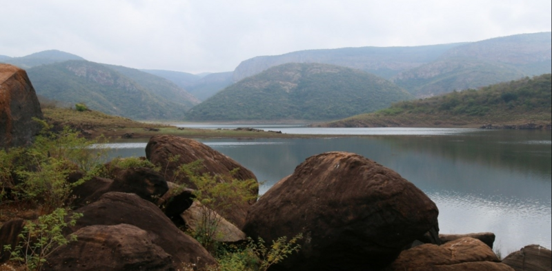 Lake Fundudzi, Thohoyanda