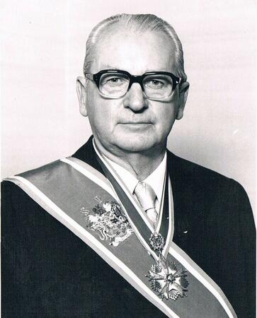Marais Viljoen is inaugurated as state president