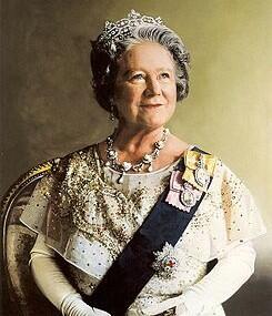 The Queen mother Elizabeth is born.