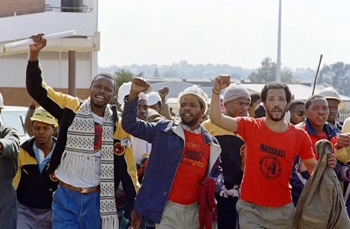 Members of the Congress of South African Trade Unions sing political songs-1987