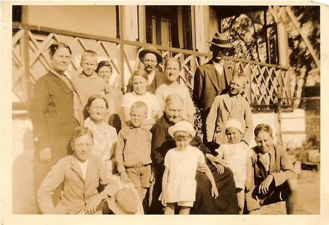 An Afrikaner family from the 1930s