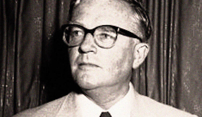 AmaBookaBooka: The Extraordinary Life of Bram Fischer – the Scarlet Pimpernel, audio interview (Daily Maverick), 24 April 2017