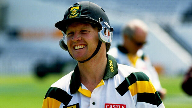 Daryll Cullinan, SA cricket player, is born in Kimberley.