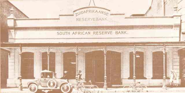 The South African Reserve Bank is established