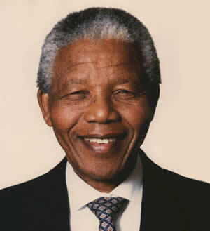 Mandela reshuffles the cabinet
