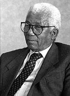 Walter Sisulu tries to recruit 5 000 volunteers during ANC meeting to protest forced removal of “Black Spots”