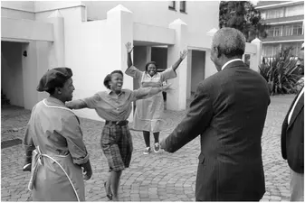 The photographer who showed Nelson Mandela to the world by Neelika Jayawardane