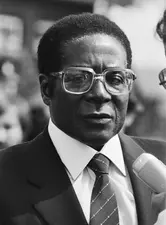 Robert Mugabe returns to Rhodesia after being in exile for five years