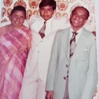 Dr Somalingum Leslie Ponnusamy with his parents