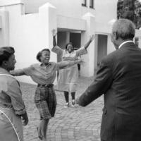 Jubilant women meet Nelson Mandela for the first time