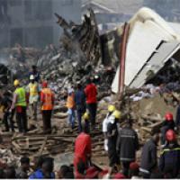 A Nigerian Boeing 727 airliner carrying 143 people crashes some twenty ...