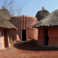  https://www.roomsforafrica.com/images/limpopo_polokwane_bakone_malapa_open-air_museum_hut_drrissandmarrionn.jpg